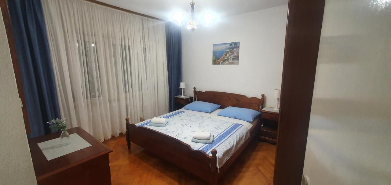 Apartmani Matea โตรกีร์ ภายนอก รูปภาพ