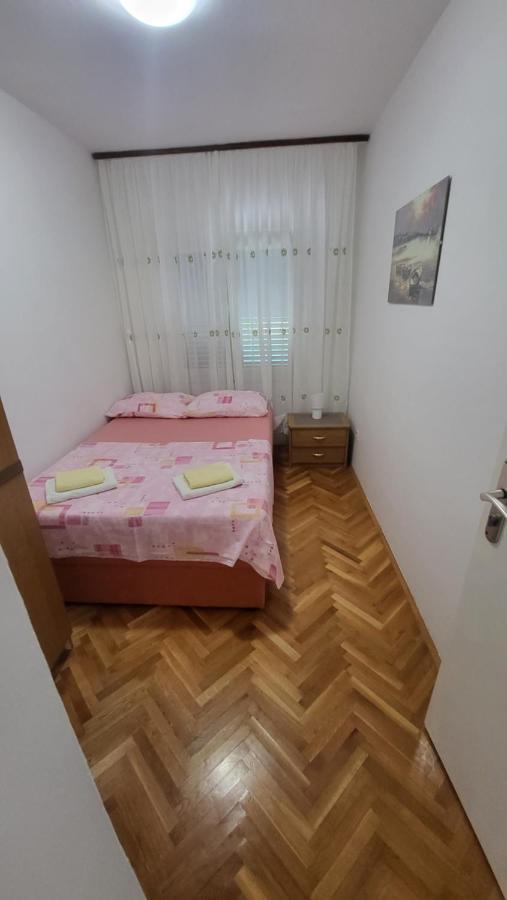 Apartmani Matea โตรกีร์ ภายนอก รูปภาพ